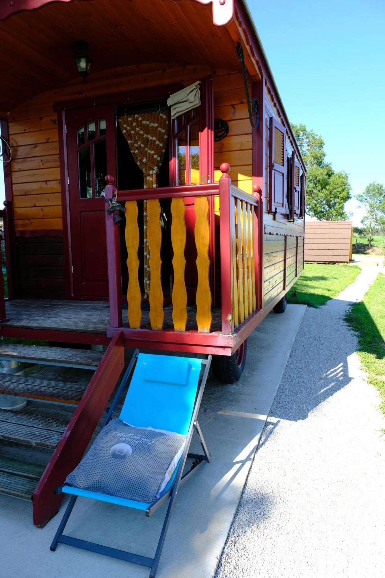 Les Roulottes De La Ferme Des Chanaux Saint-Julien-d'Ance Buitenkant foto